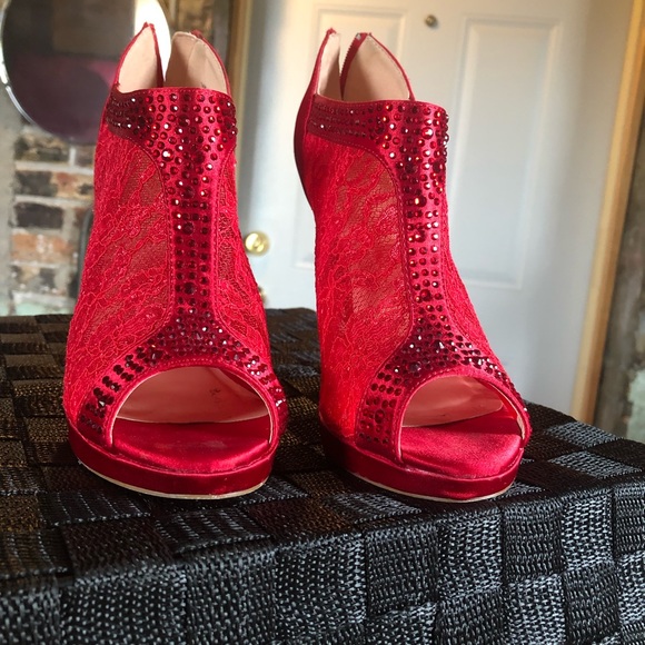 Dream Pairs Red Heels - Picture 5 of 9